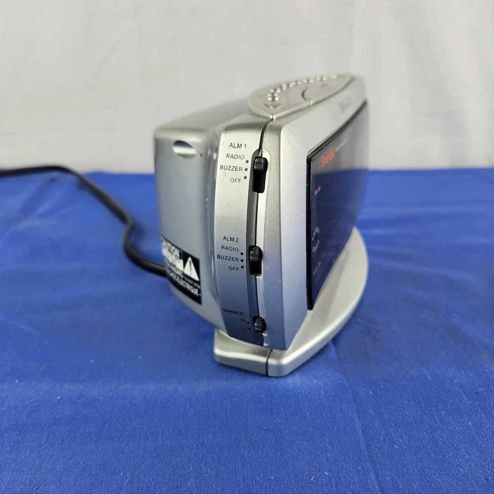 Emerson Research Smart Set FM/AM Radio Alarm Clock Tested Snooze Sensor CKS2235S